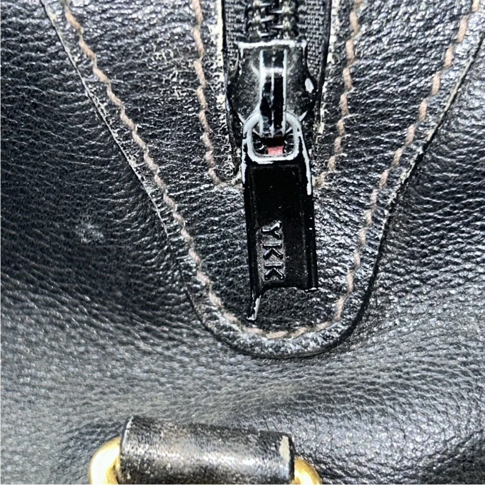 Black Gucci Leather Men's Duffel Bag - Picture 5 of 14